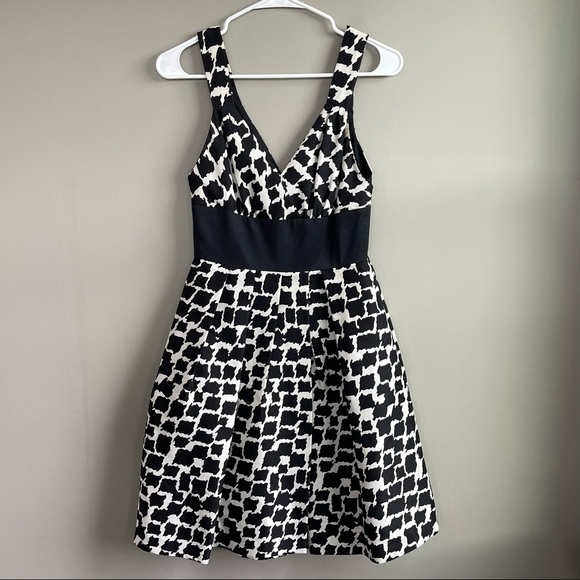 White House Black Market 100% Silk A-Line Sleeveless Dress 0 - Picture 2 of 5